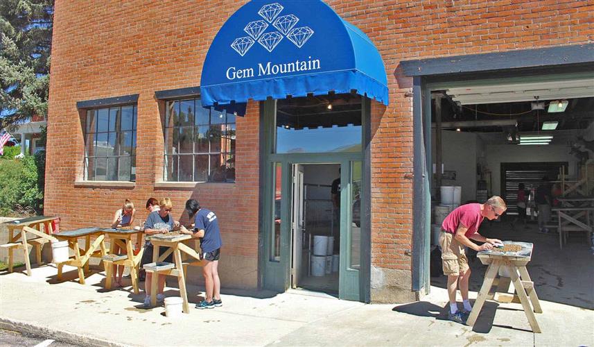Gem Mountain Sapphire Mine: 