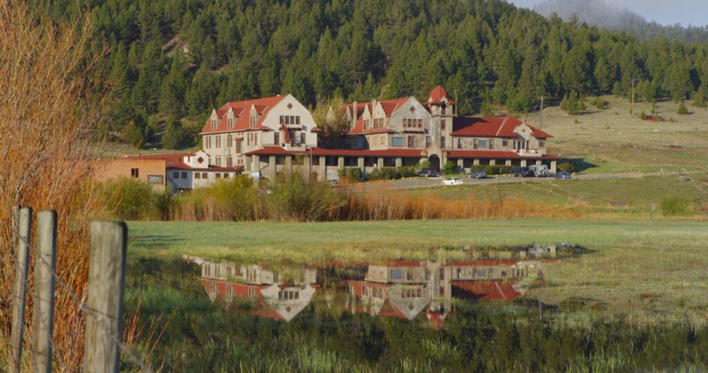 Boulder Hot Springs Inn