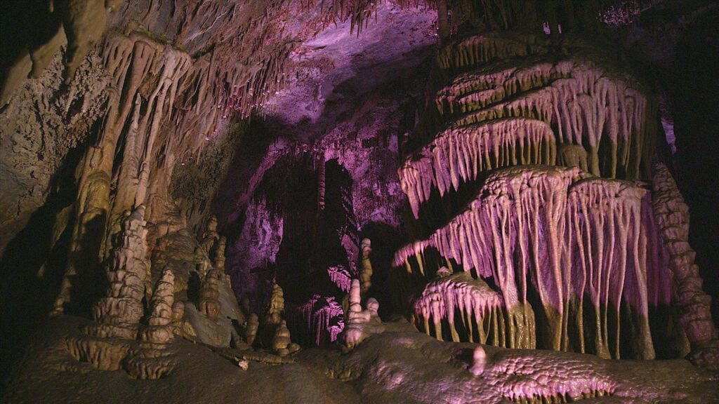 Lewis & Clark Caverns